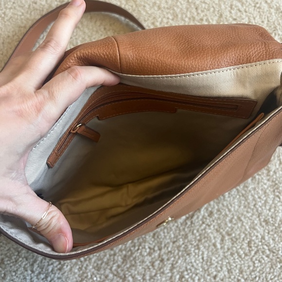 NWT Nordstrom Bella Leather Crossbody Bag Tan NWT $169 - Picture 4 of 4